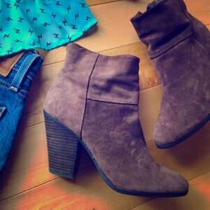 Nine West Hollie brown leather bootie 3” heel W’s size 8